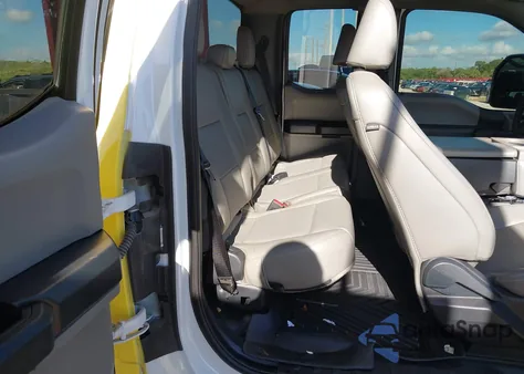 2022 Ford F-250 Xl z USA, uszkodzony, nr VIN 1FT7X2A67NEG38961